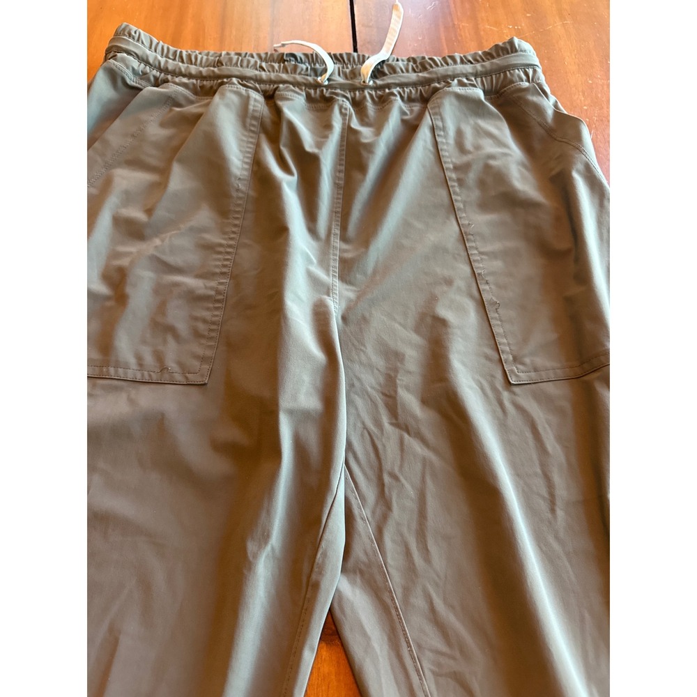 Vuori Villa Jogger Dark Olive Green Recycled Performance Pants VW481 Womens XL